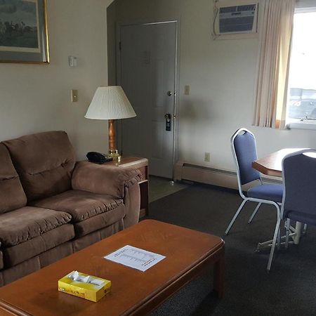 Clark'S Beach Motel โอล์ ฟอร์จ ภายนอก รูปภาพ