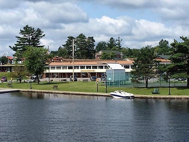 Clark'S Beach Motel โอล์ ฟอร์จ ภายนอก รูปภาพ