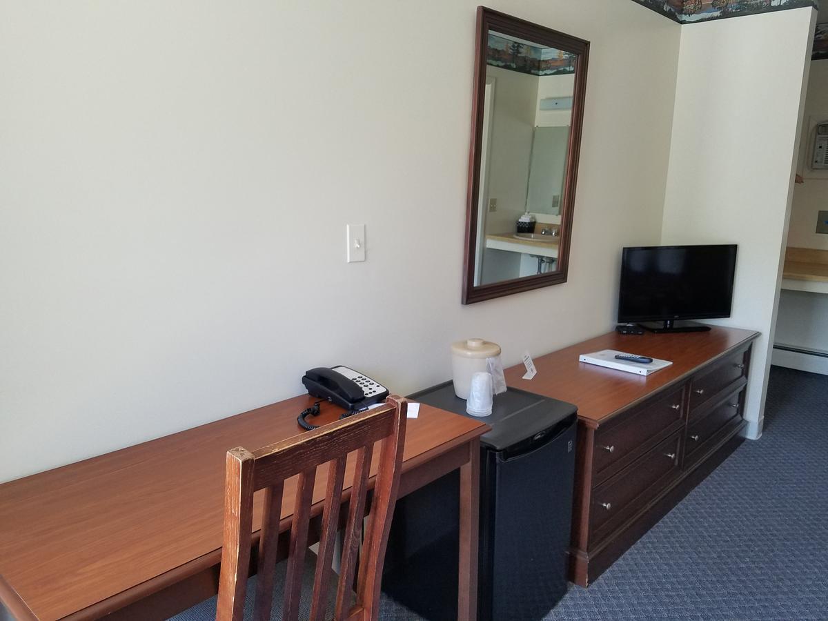 Clark'S Beach Motel โอล์ ฟอร์จ ภายนอก รูปภาพ