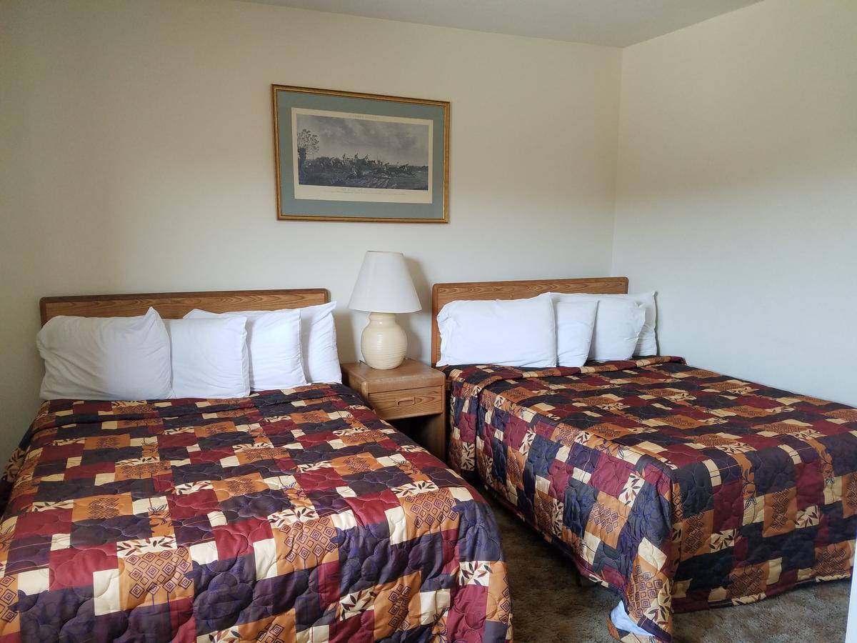 Clark'S Beach Motel โอล์ ฟอร์จ ภายนอก รูปภาพ