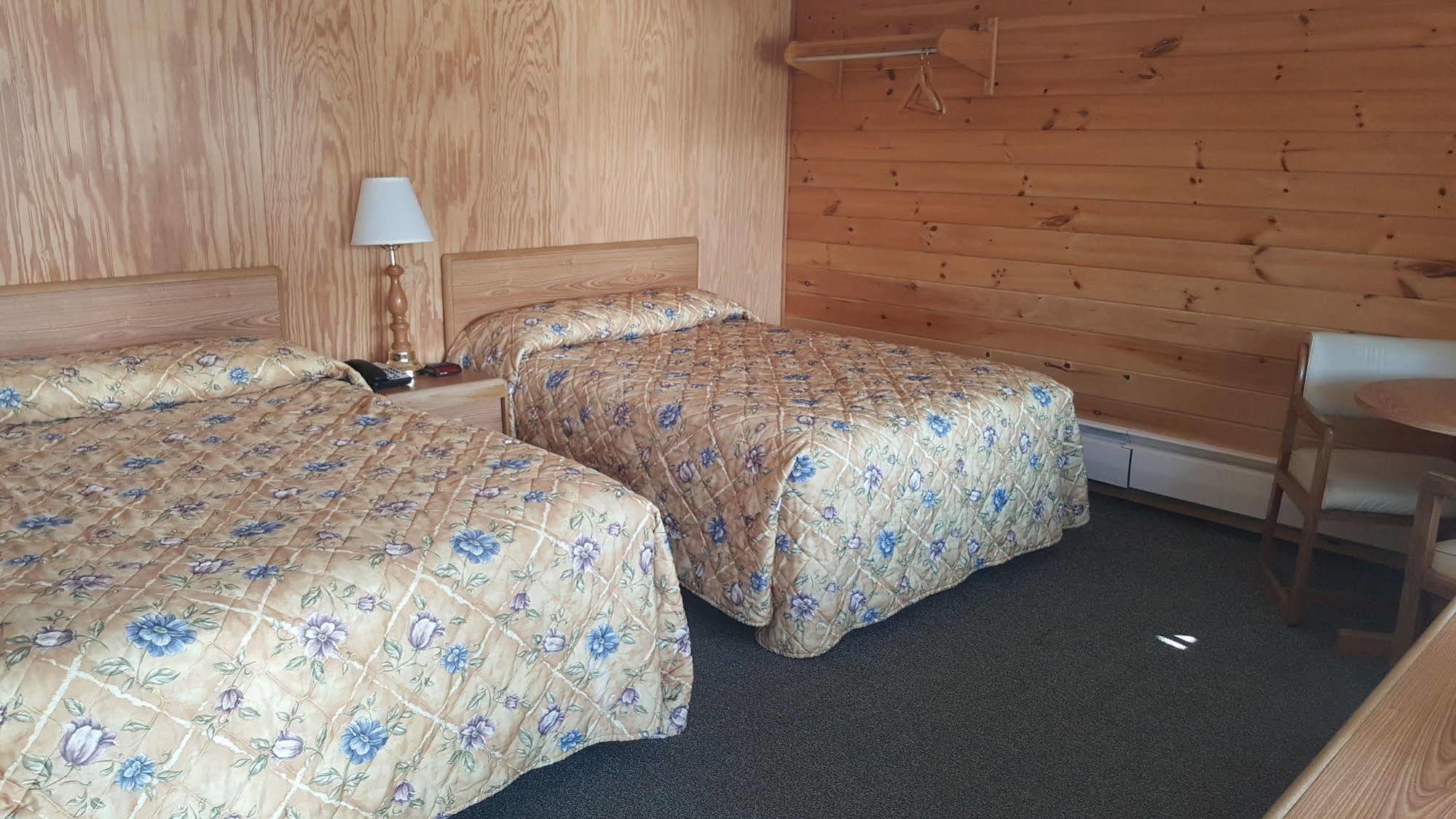 Clark'S Beach Motel โอล์ ฟอร์จ ภายนอก รูปภาพ