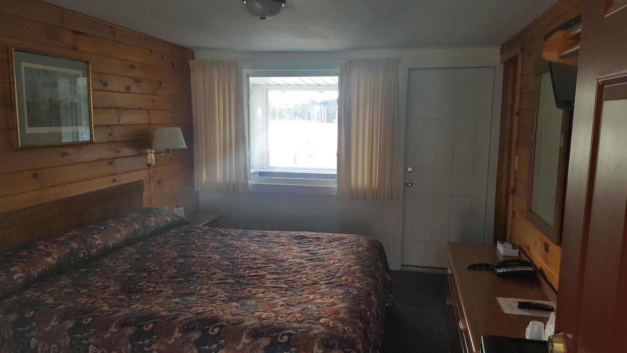 Clark'S Beach Motel โอล์ ฟอร์จ ภายนอก รูปภาพ