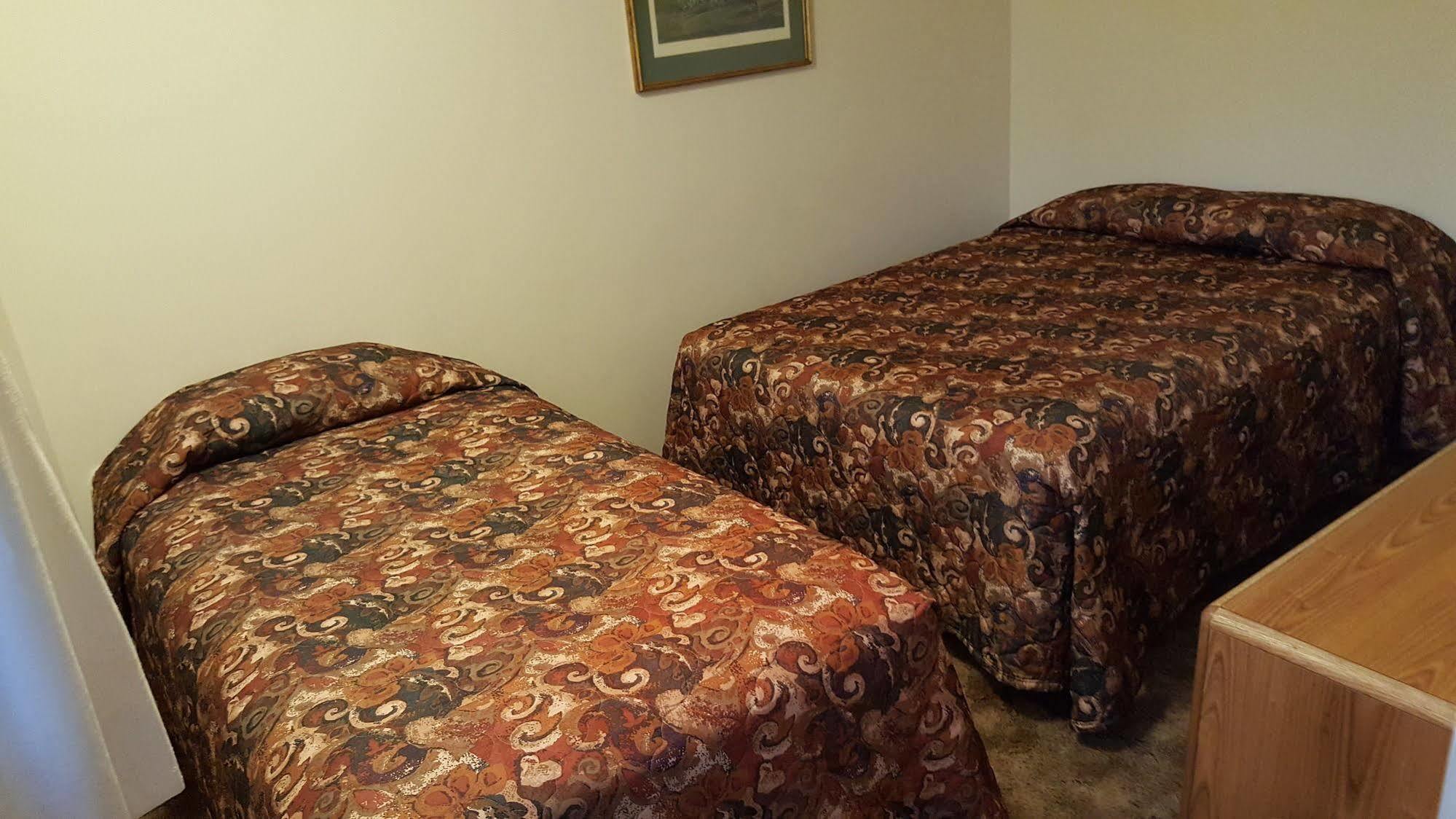 Clark'S Beach Motel โอล์ ฟอร์จ ภายนอก รูปภาพ