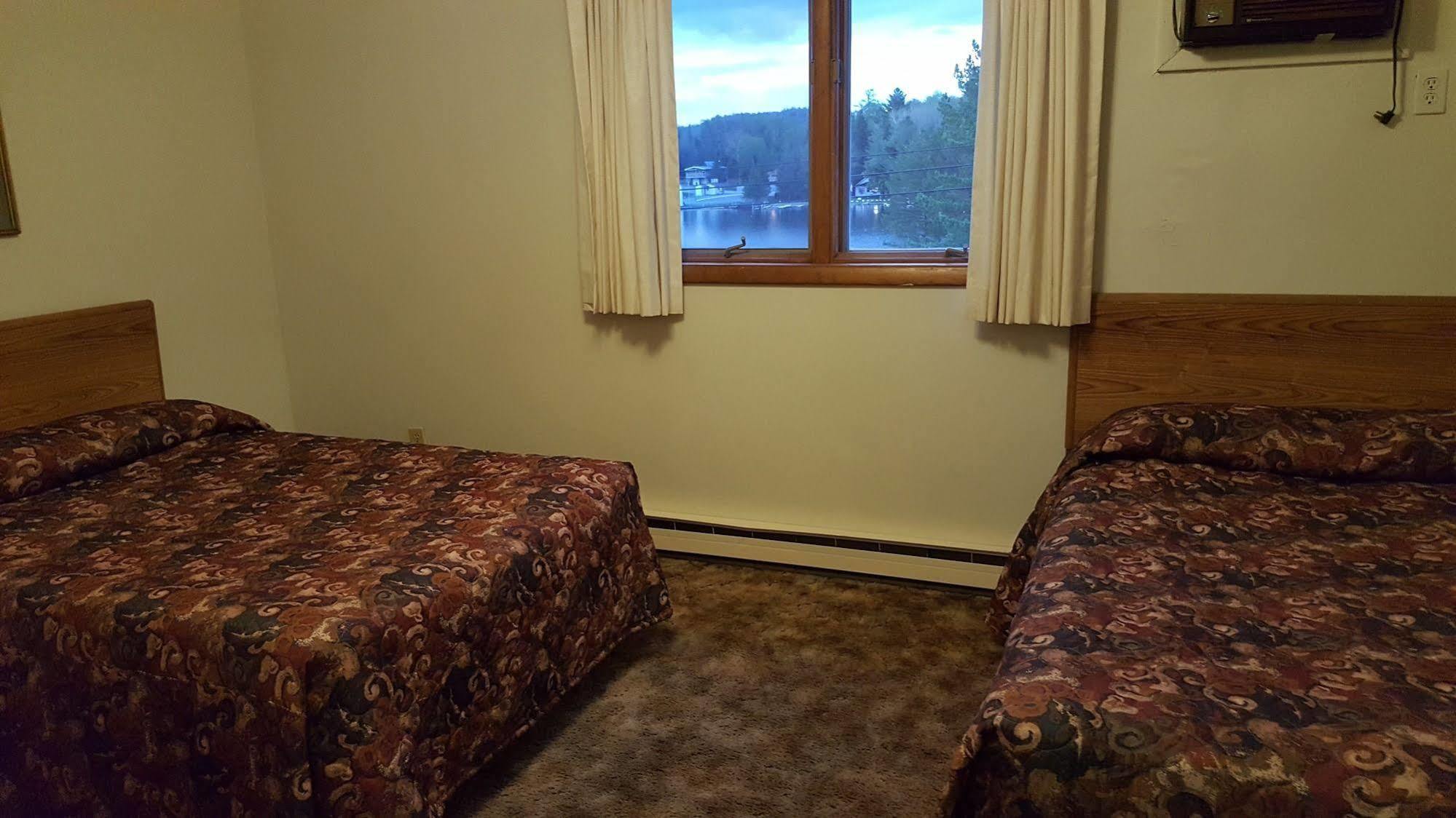 Clark'S Beach Motel โอล์ ฟอร์จ ภายนอก รูปภาพ